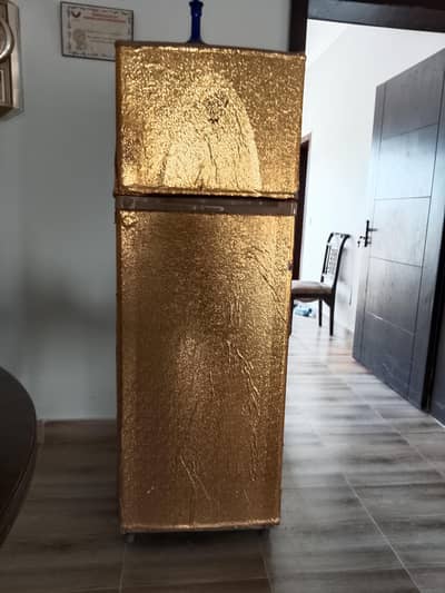 Dawlance fridge medium size urgent sale