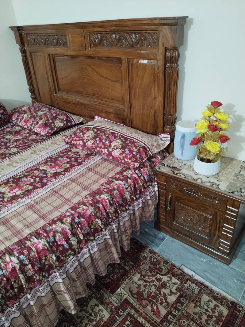 bed 2 sait teble 2