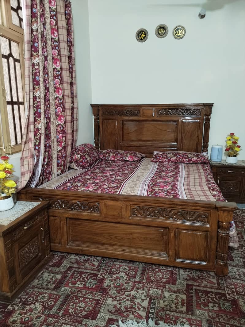 bed 2 sait teble 5