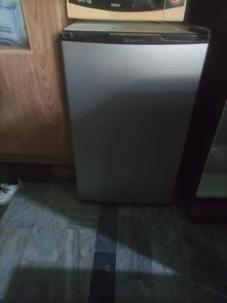 Refrigerator 1