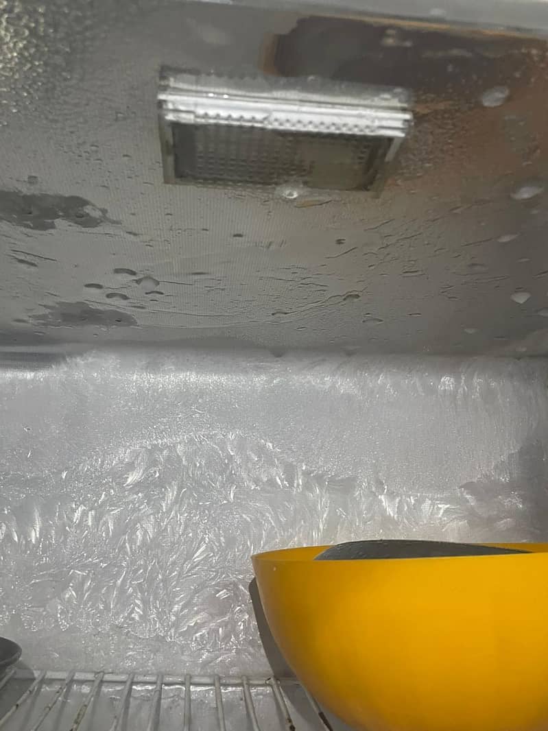 DAWLANCE FRIDGE 2