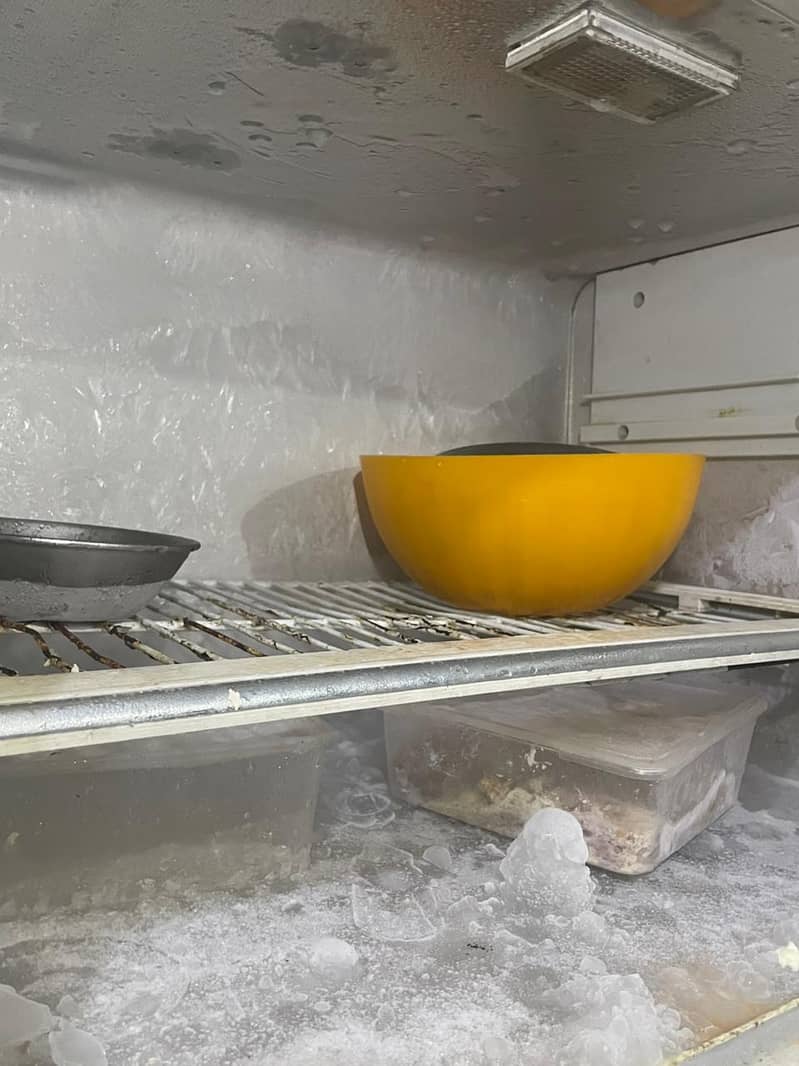 DAWLANCE FRIDGE 3