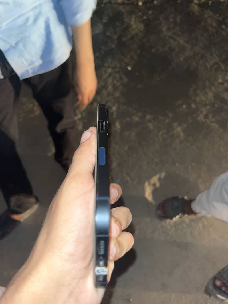 Iphone 13 4