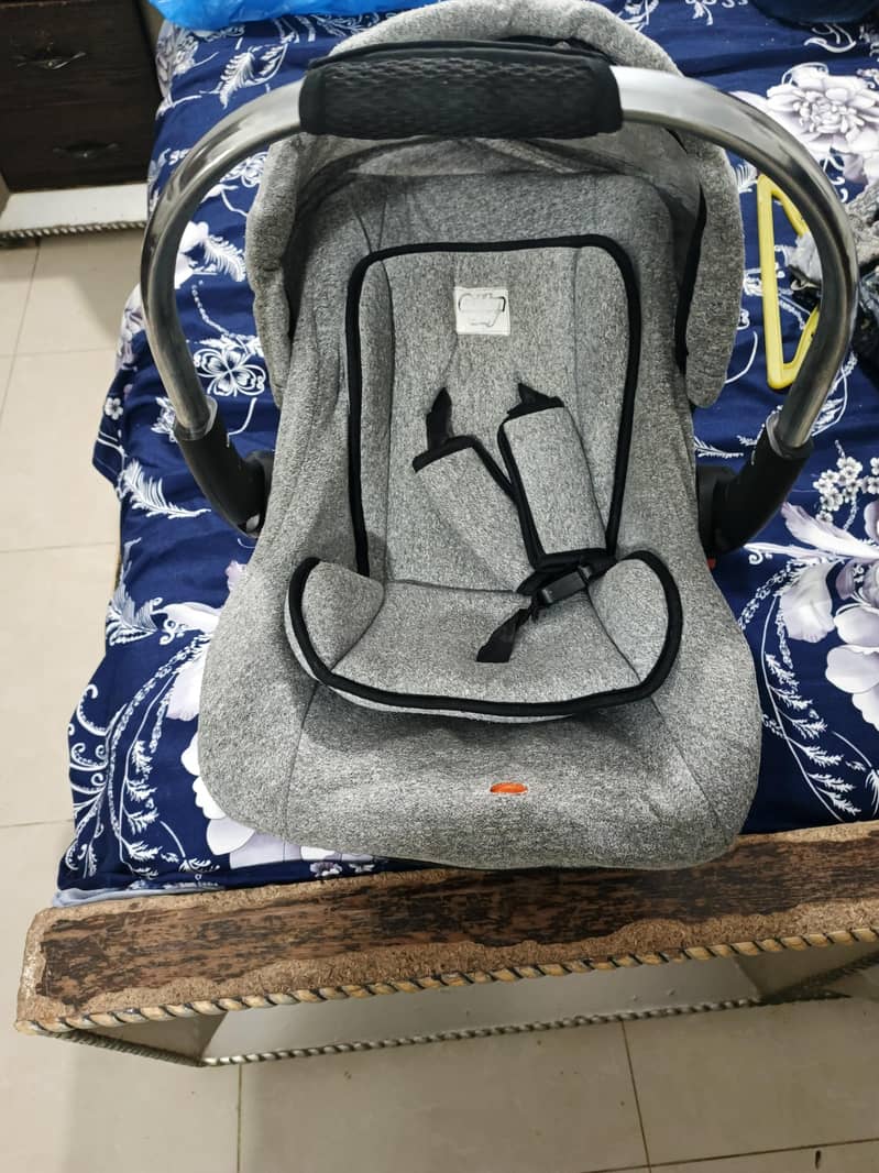 carry cot 6