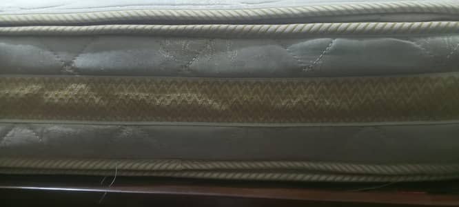 1 year used master spring mattress