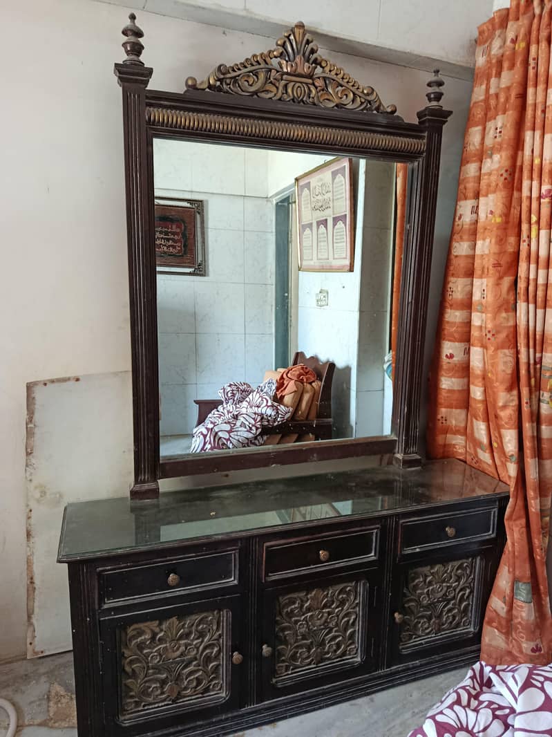 Dressing Table 0