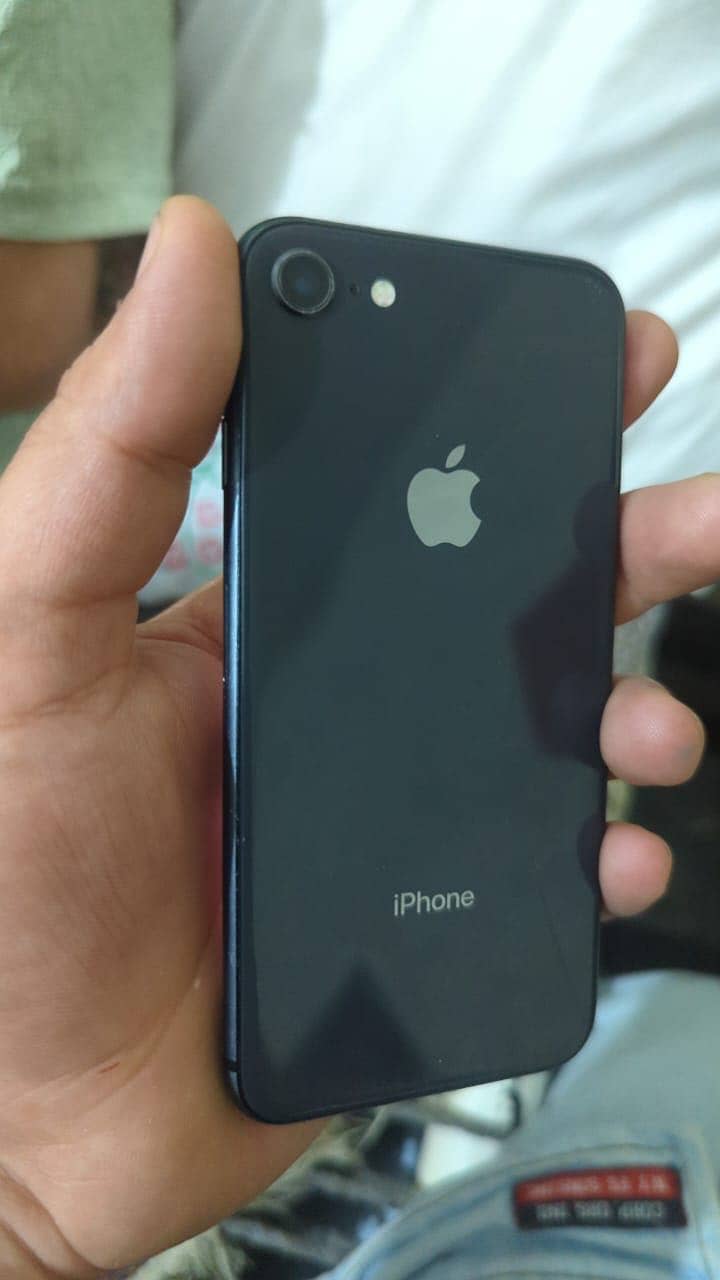 iPhone 8 0