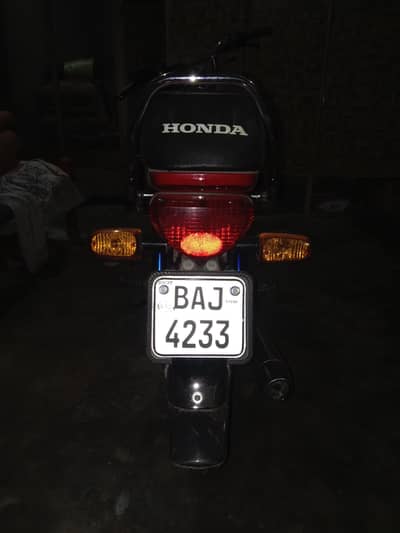 New model 2025 CD 70 cc  for sale all ok bike hmaray naam par hai