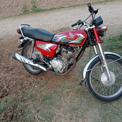 Honda 125 2023 ka last months nakla ha . Mob 03244202002
