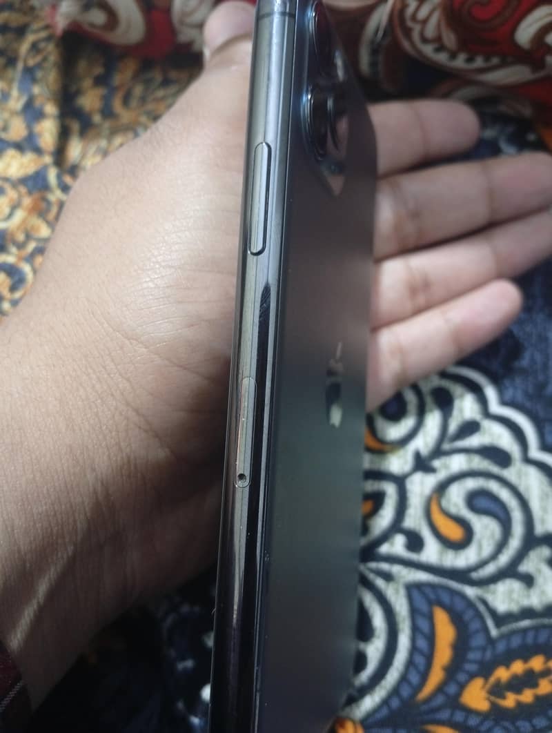 iPhone 11 pro 3