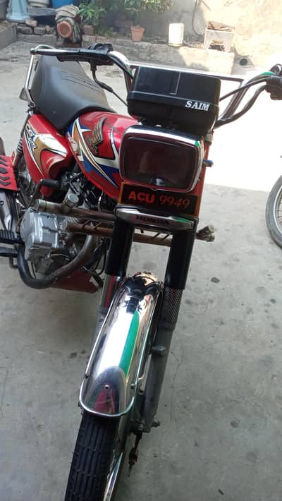 full new condition new rims and tyres seat and mudguards full genuine
