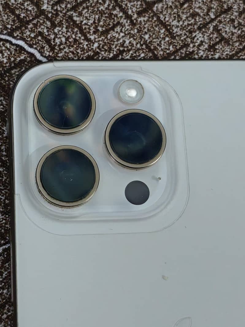 Iphone 16 Pro Max JV 1