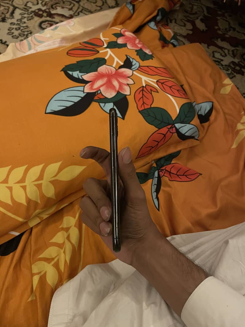 Iphone 11 pro max 2