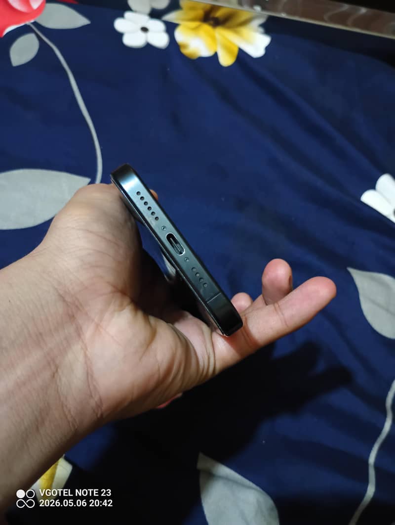 Iphone 15 pro max 3