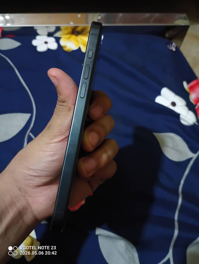 Iphone 15 pro max 4