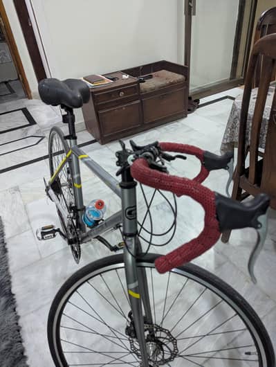 Hybrid bicycle (Like new)