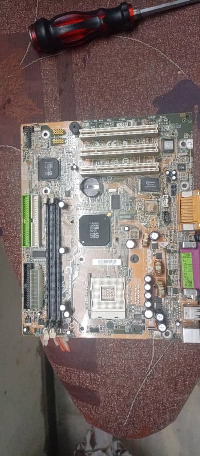 Motherboard with MPGA478B socket