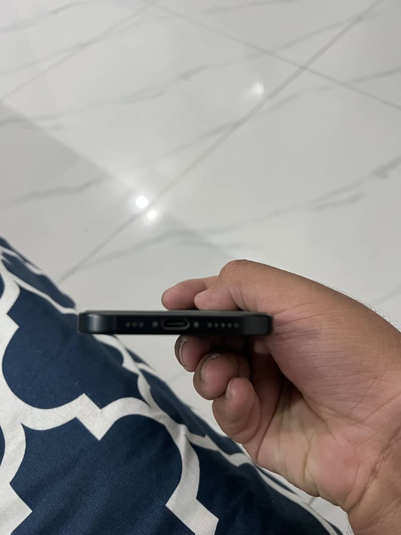 IPhone 16 JV 3