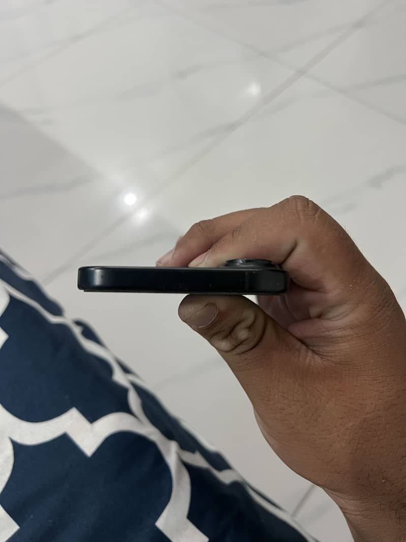 IPhone 16 JV 5