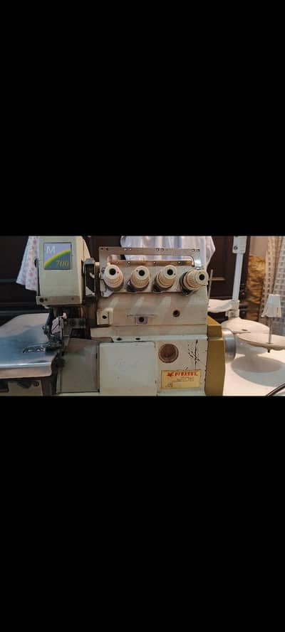 Sewing machine  with 8 different sewing types.