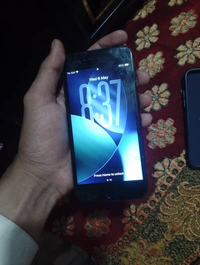 iPhone se 2020 all original battery health 77 minor touch glass crack