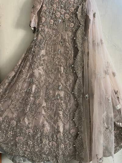 I want to sell my walima dress urgent sale