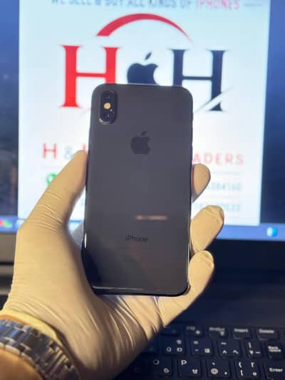 IPHONE XS 64 GB  DUAL SIM PTA APPROVED