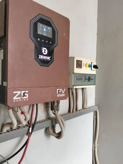 Solar Hybrid Inverter 6.5 (KVA) 6G PV8500