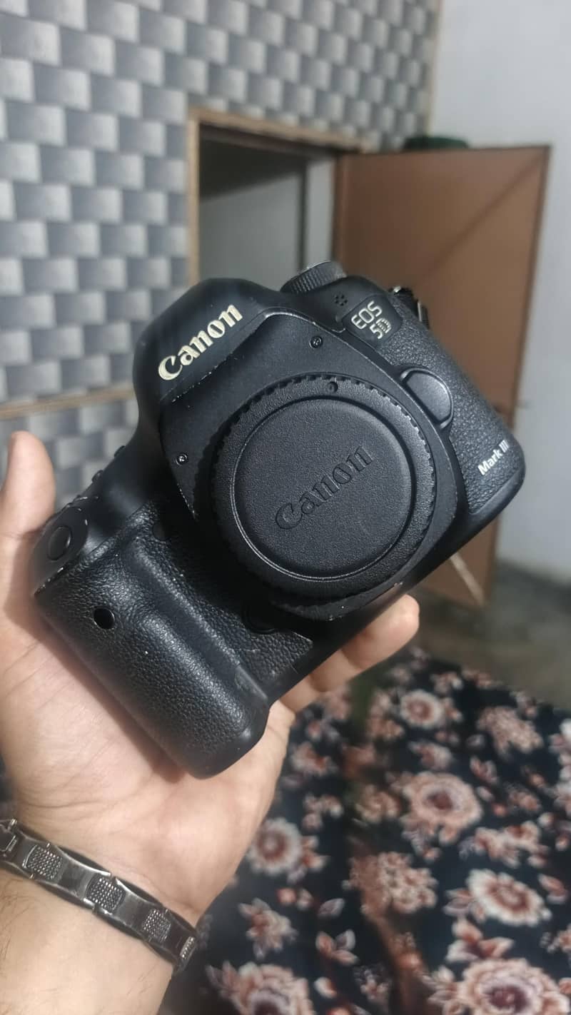 CAMON EOS 5D MARK 3 4