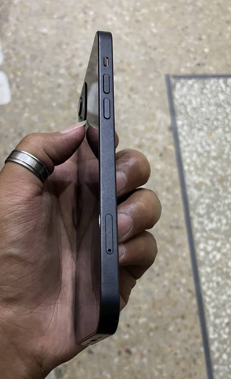 Apple iPhone 12 2