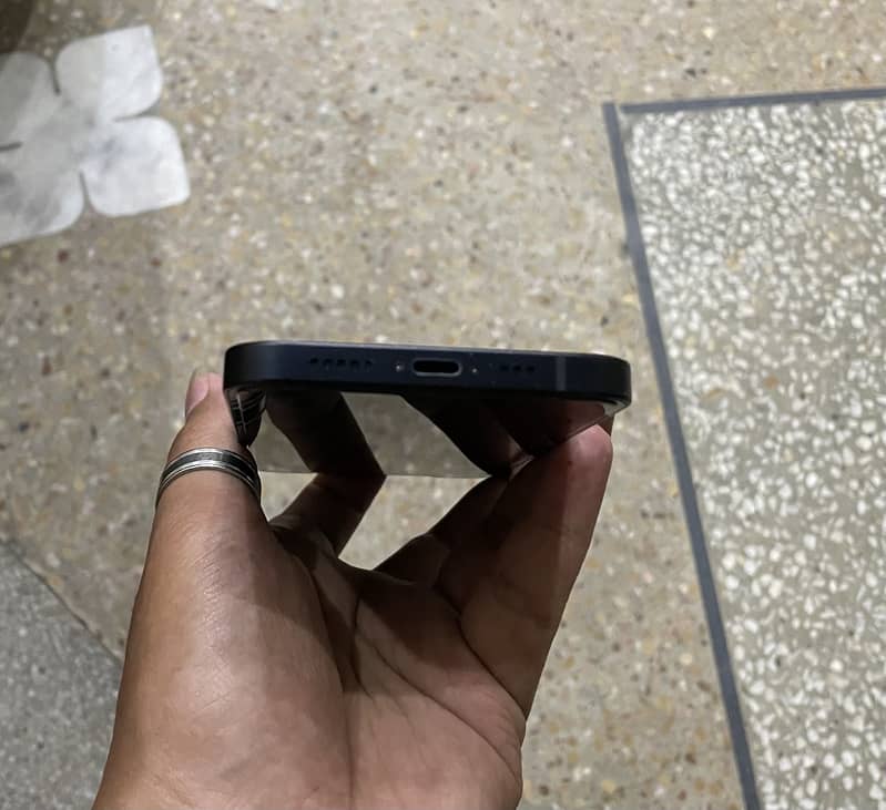 Apple iPhone 12 3
