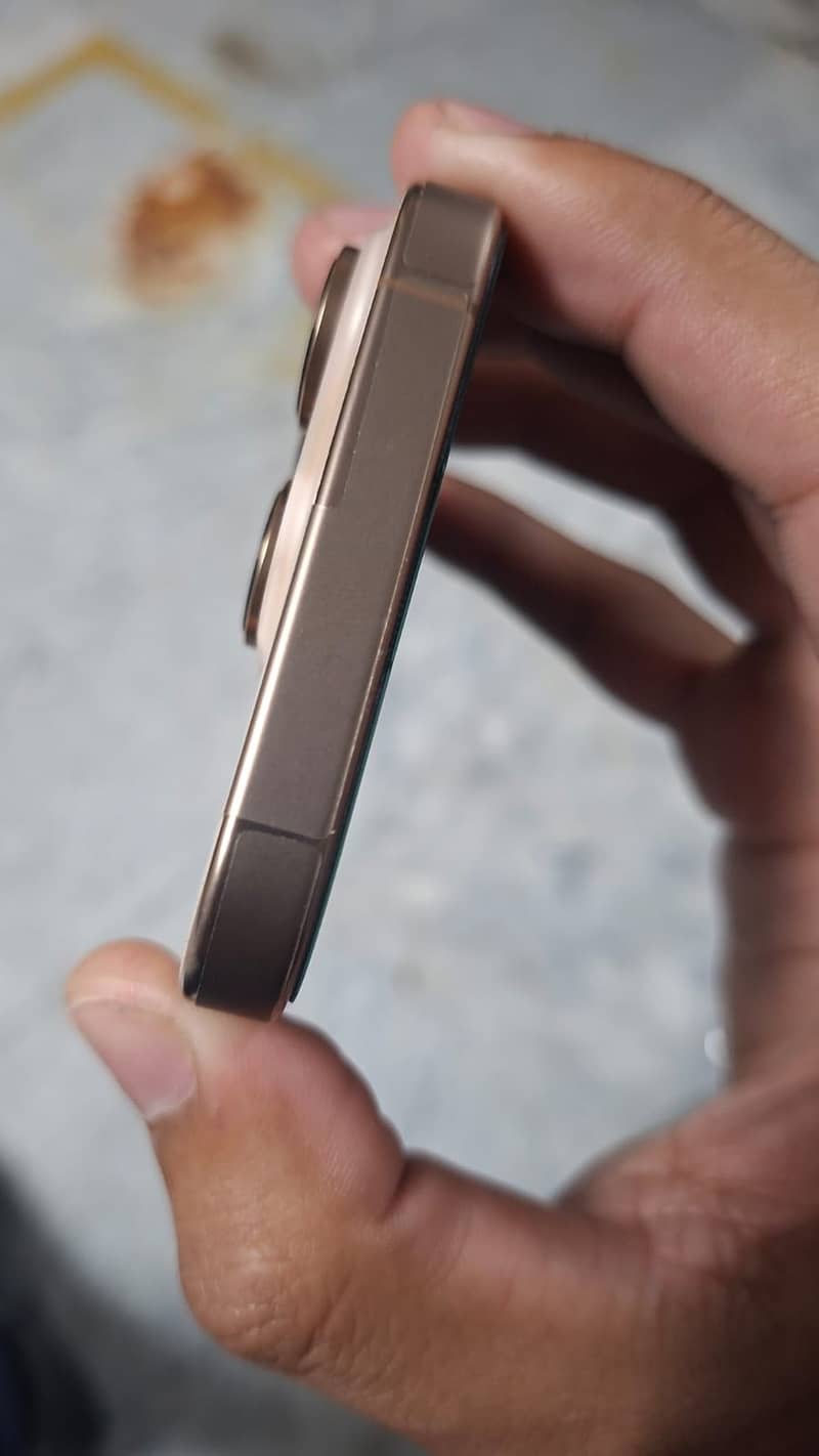 Iphone 16 pro 6