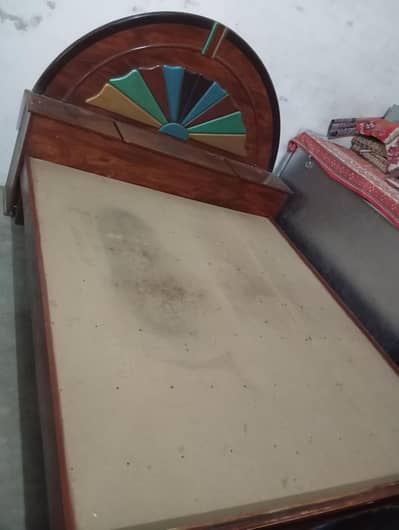 Double bed, Dressing