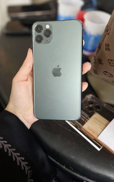 Iphone 11 pro max midnight green for sale