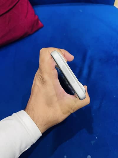 Ipone 17 pro max factory unlock 256gb 2 month sim time available 10/10
