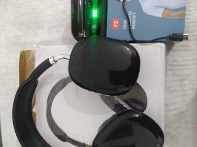 Earbuds with Headphone New Condition