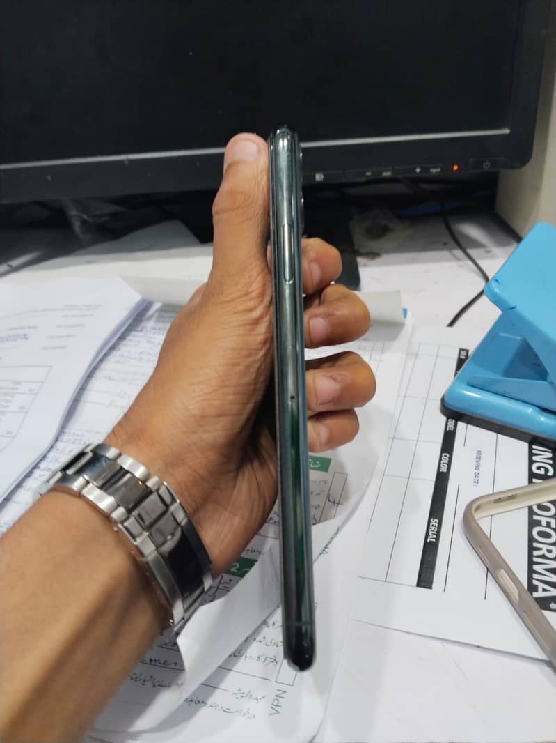 iPhone 11 Pro Max 1