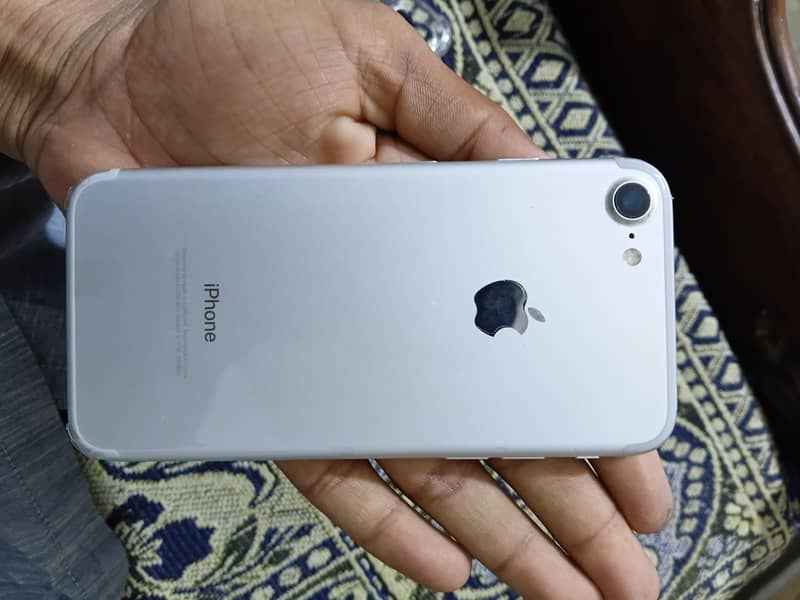 iPhone 7 3