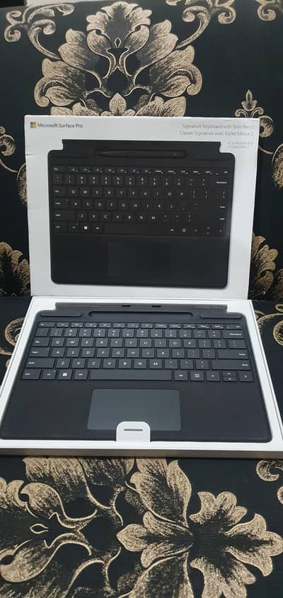 Microsoft surface pro 11  pro x pro x pro 9 pro 8 signature keyboard