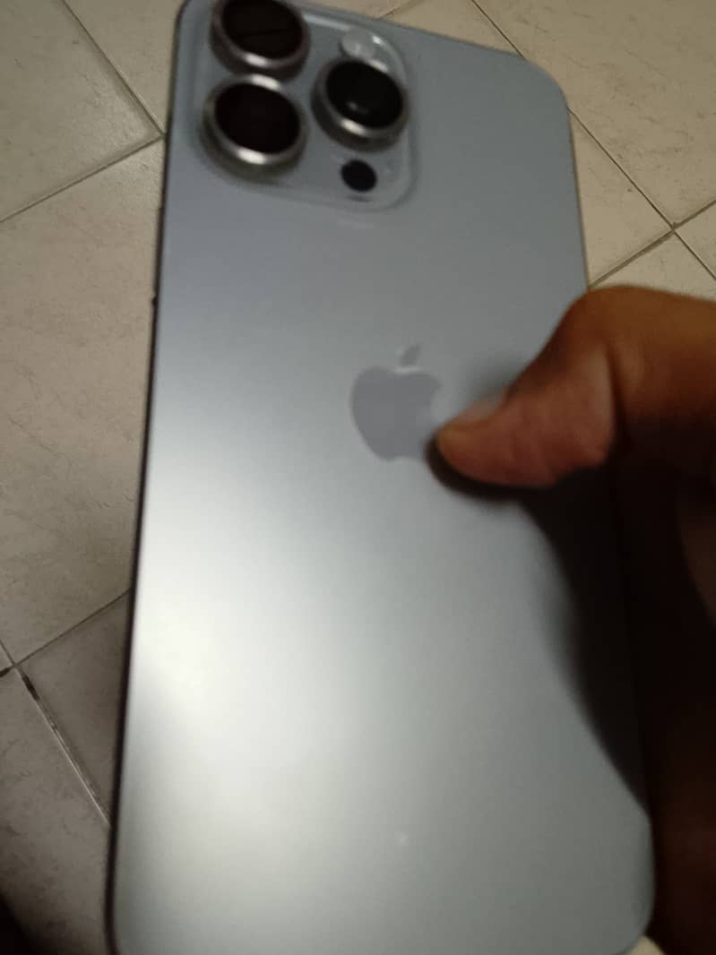 IPhone 15 Pro Max 2
