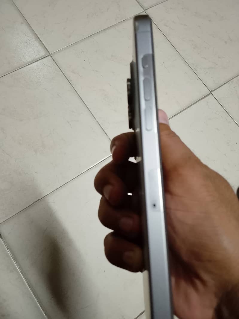 IPhone 15 Pro Max 8