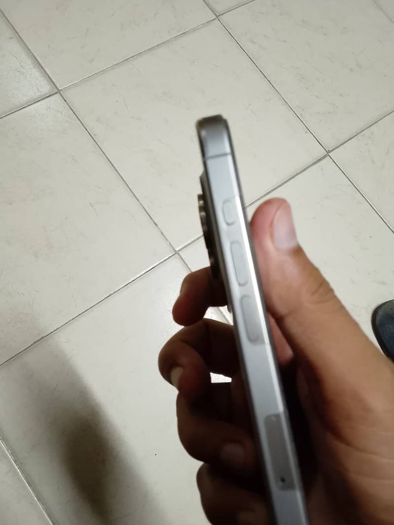 IPhone 15 Pro Max 9