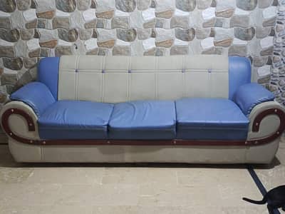 5 Seater Sofa Set (3+1+1) – Good Condition