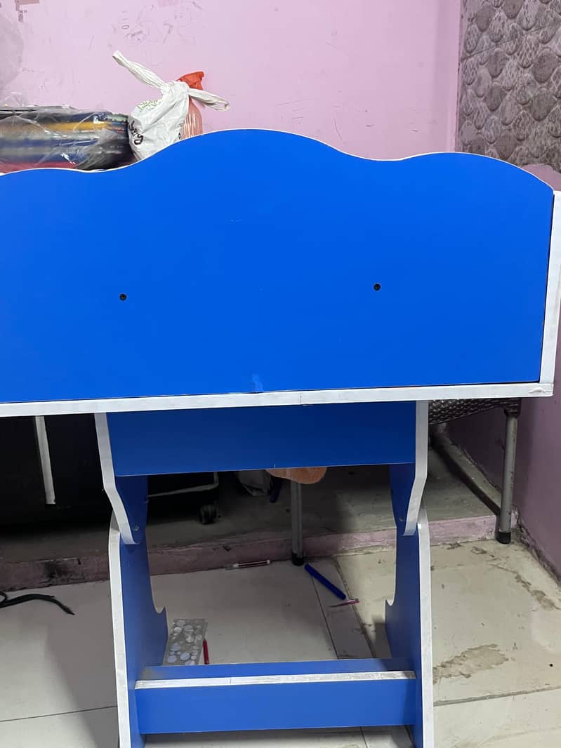 Study table 4