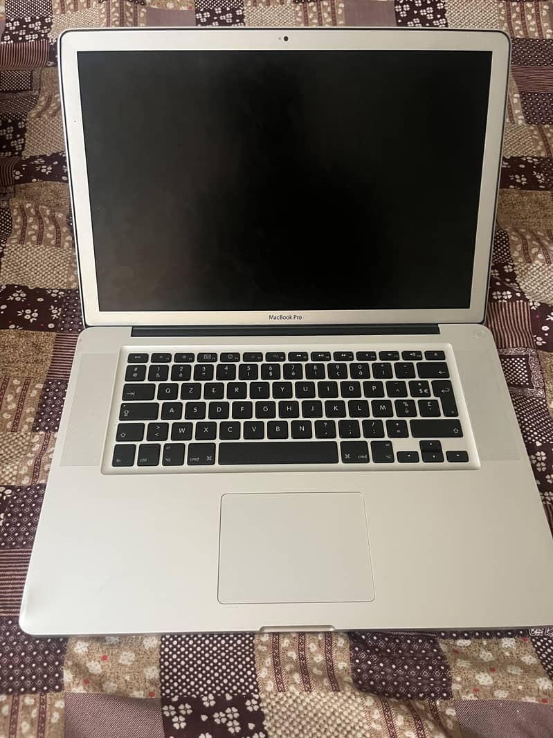 Macbook pro 2012 russian model 3
