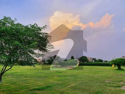 5 knal plot for sale Corner main road, Chinar Court