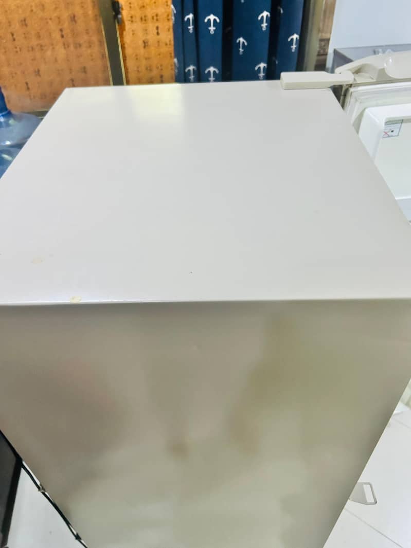 Refrigerator 1