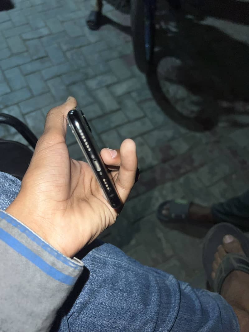 iphone 11 pro max 2
