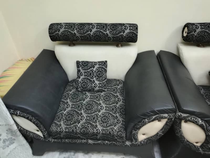 7 seater sofas with centre table 2
