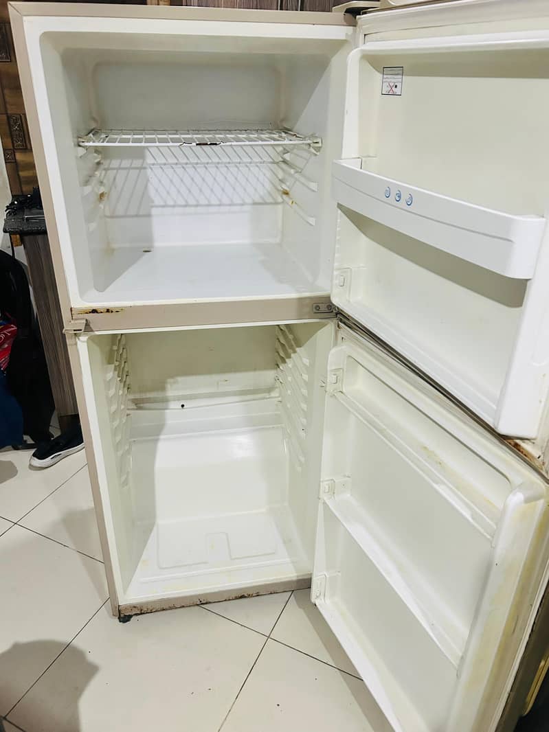 Refrigerator 0